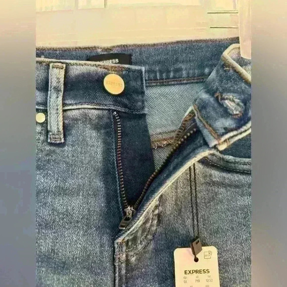 Express Mid Rise Ripped Skyscraper Jeans - Picture 6 of 16